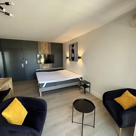 Apartment Natureva Acces Piscine 224 B - Luxe - 2 Personnes